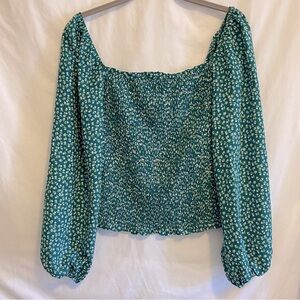 Woman’s Square neck, Puff Sleeves, Gathered green print Shirt; Size Medium